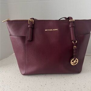 Michael Kors maroon tote with zipper
